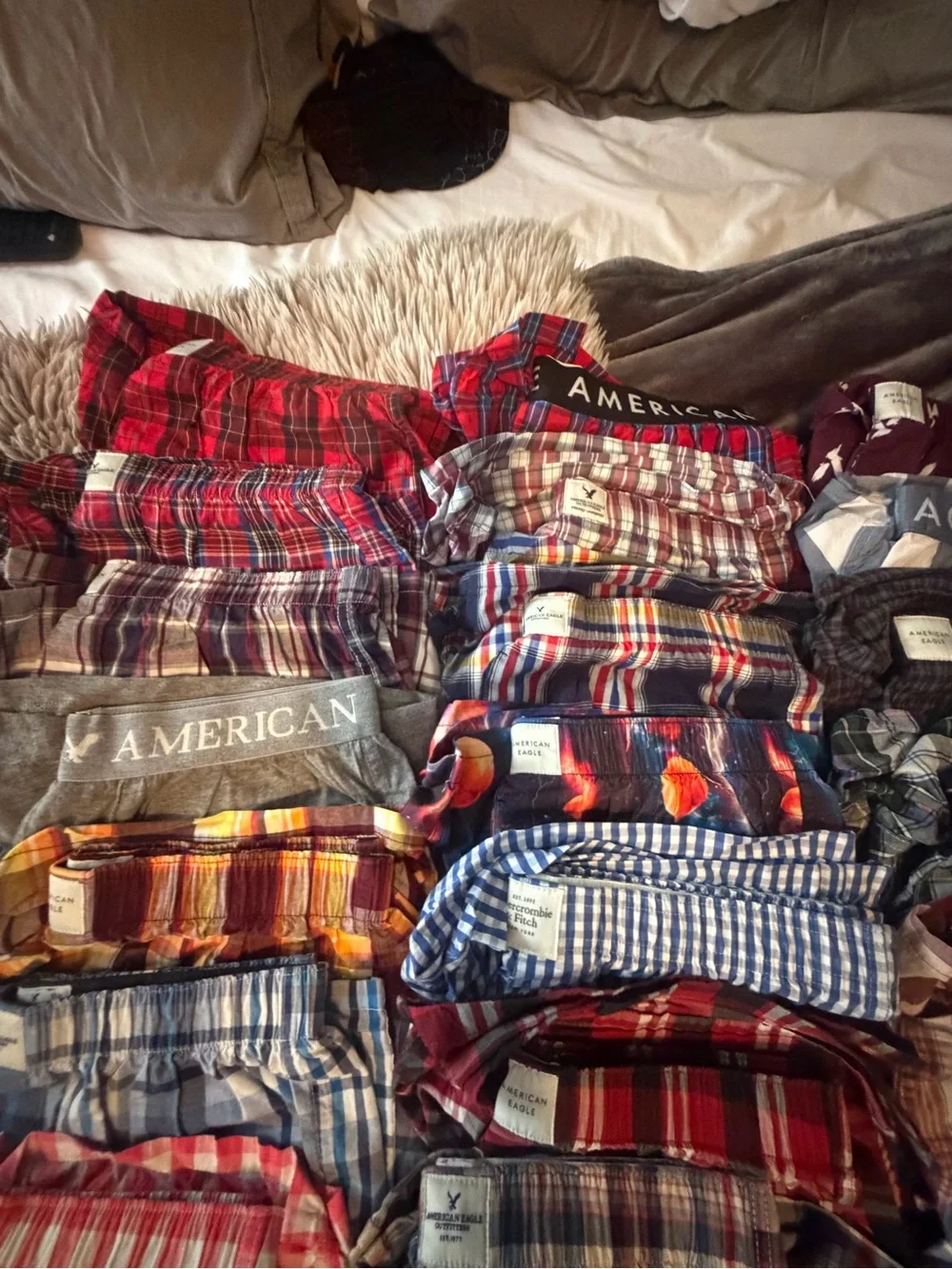 American Eagle Outfitters selling off